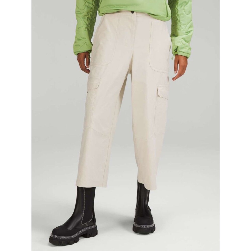 Lululemon Women's Light Utilitech Cargo Pocket High-Rise Pant Nat. Ivory 28